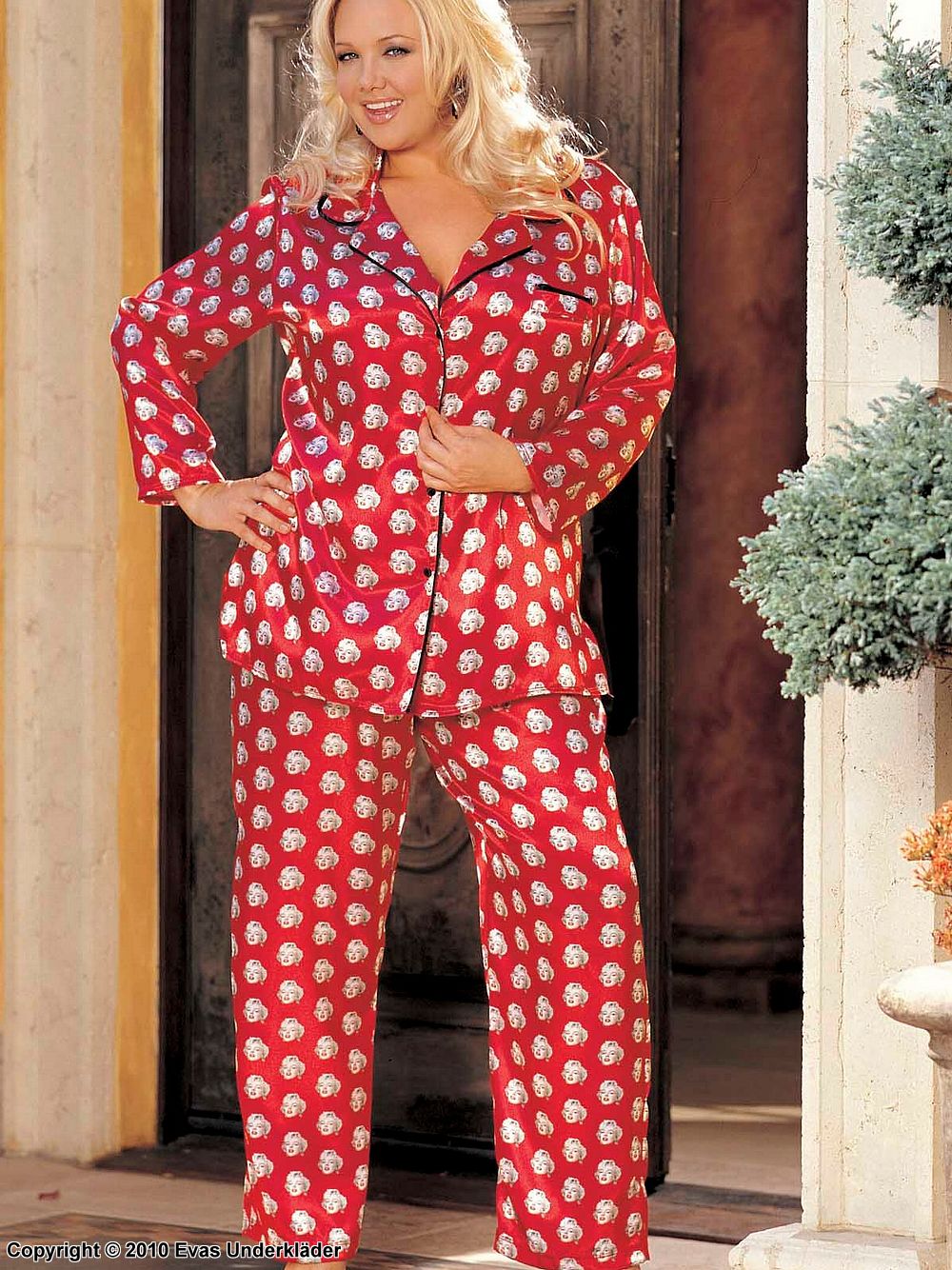 Pajama set with Marilyn print, plus size